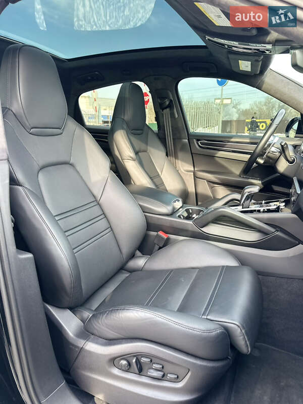 Внедорожник / Кроссовер Porsche Cayenne 2022 в Киеве