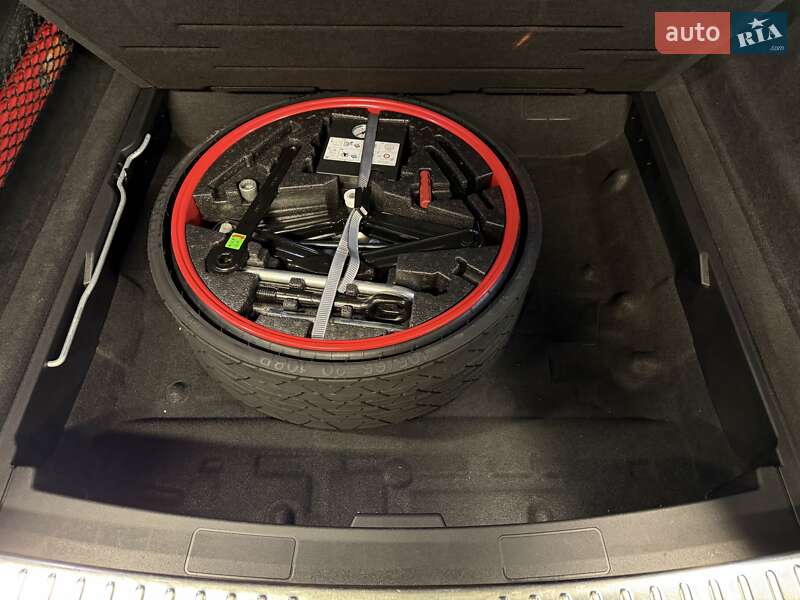 Внедорожник / Кроссовер Porsche Cayenne 2019 в Киеве