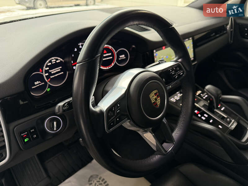 Внедорожник / Кроссовер Porsche Cayenne 2018 в Киеве