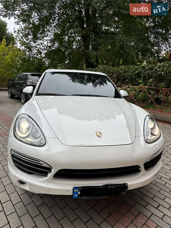 Внедорожник / Кроссовер Porsche Cayenne 2014 в Днепре