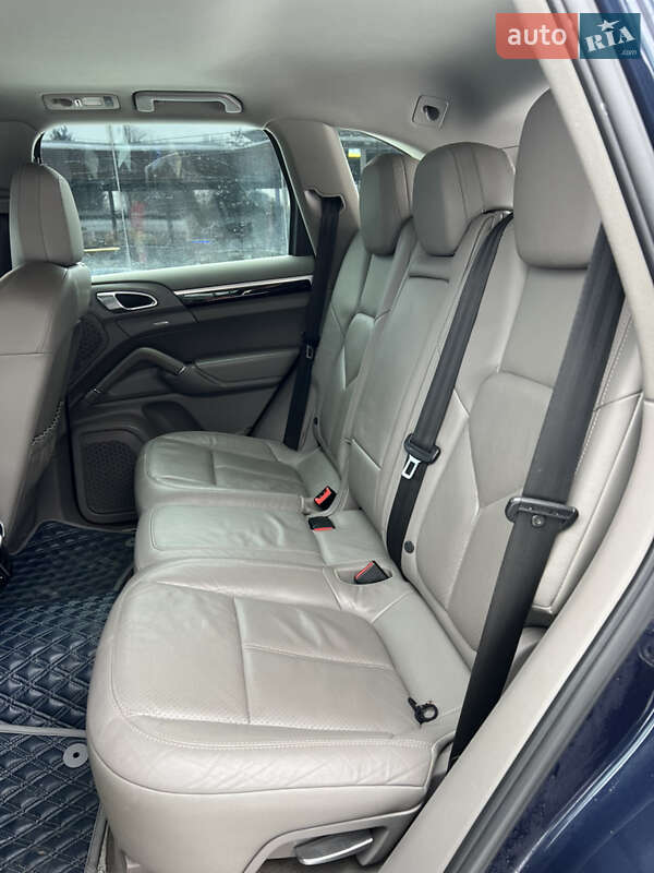 Внедорожник / Кроссовер Porsche Cayenne 2012 в Виннице