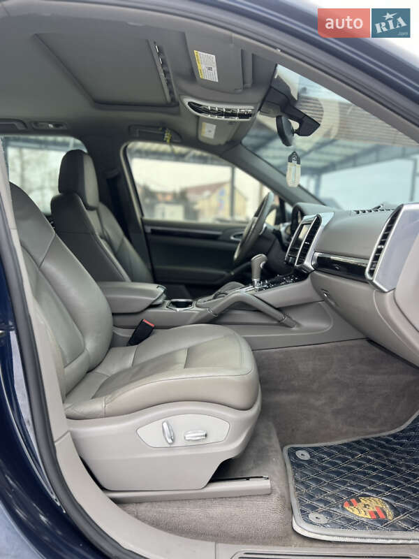 Внедорожник / Кроссовер Porsche Cayenne 2012 в Виннице