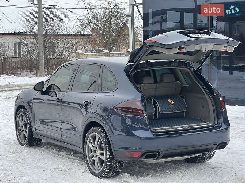 Внедорожник / Кроссовер Porsche Cayenne 2012 в Виннице