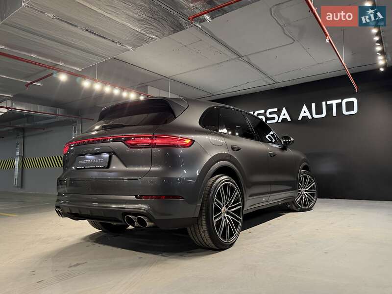 Внедорожник / Кроссовер Porsche Cayenne 2018 в Одессе