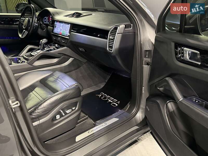 Внедорожник / Кроссовер Porsche Cayenne 2018 в Одессе