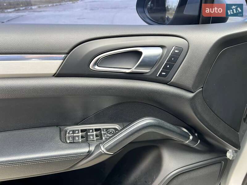 Внедорожник / Кроссовер Porsche Cayenne 2010 в Днепре