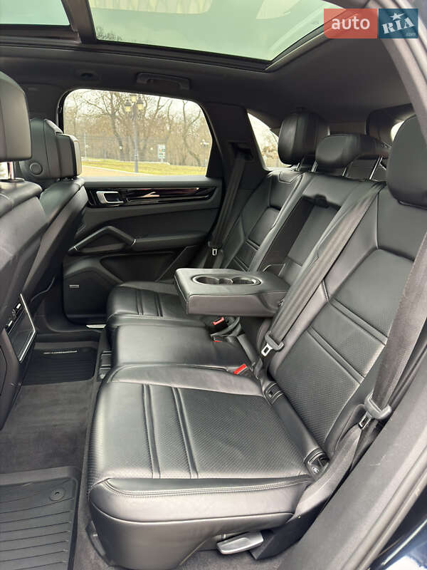 Внедорожник / Кроссовер Porsche Cayenne 2019 в Одессе