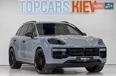 Внедорожник / Кроссовер Porsche Cayenne 2023 в Киеве