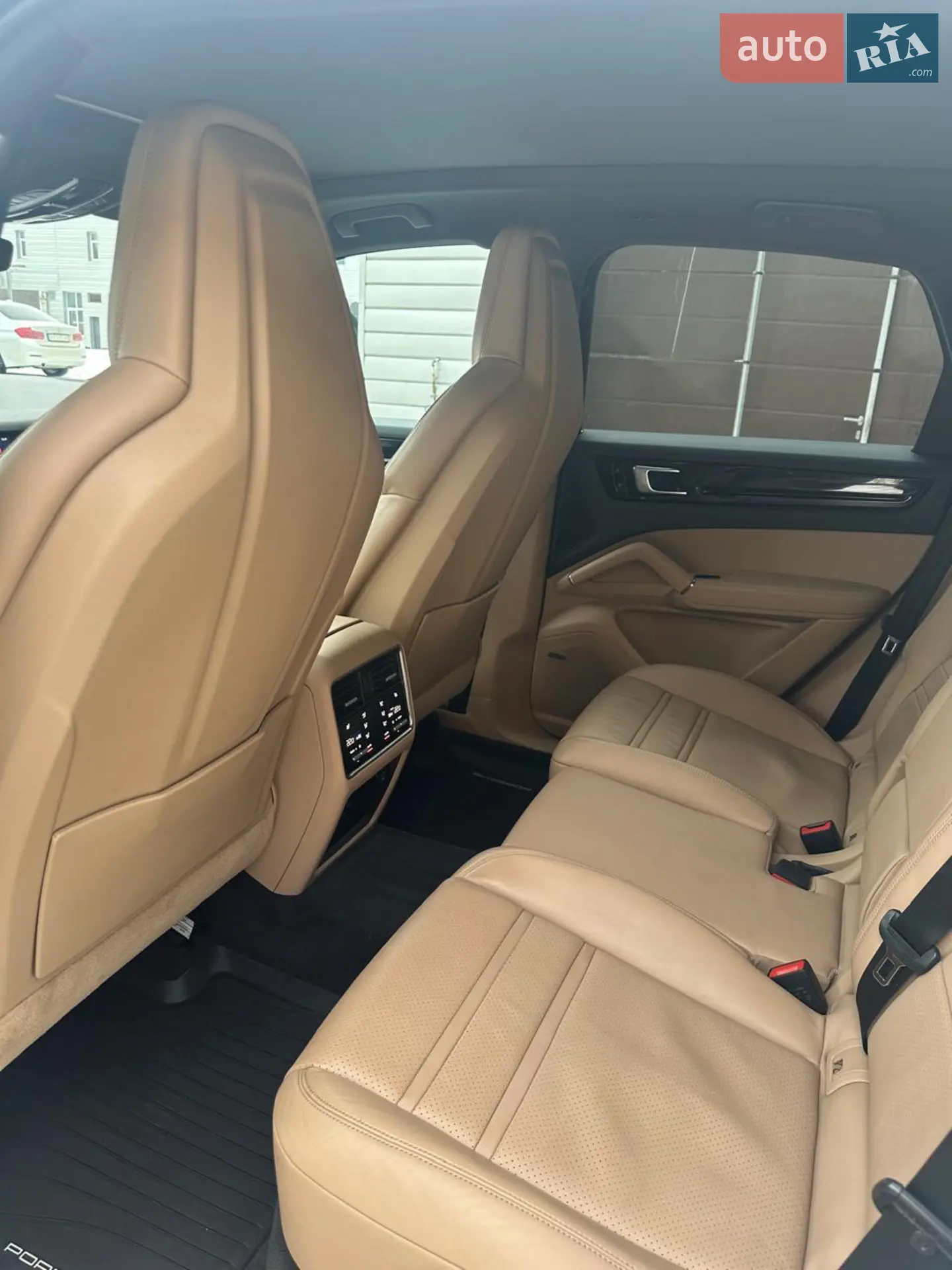 2019 Porsche Cayenne - мініатюра 12