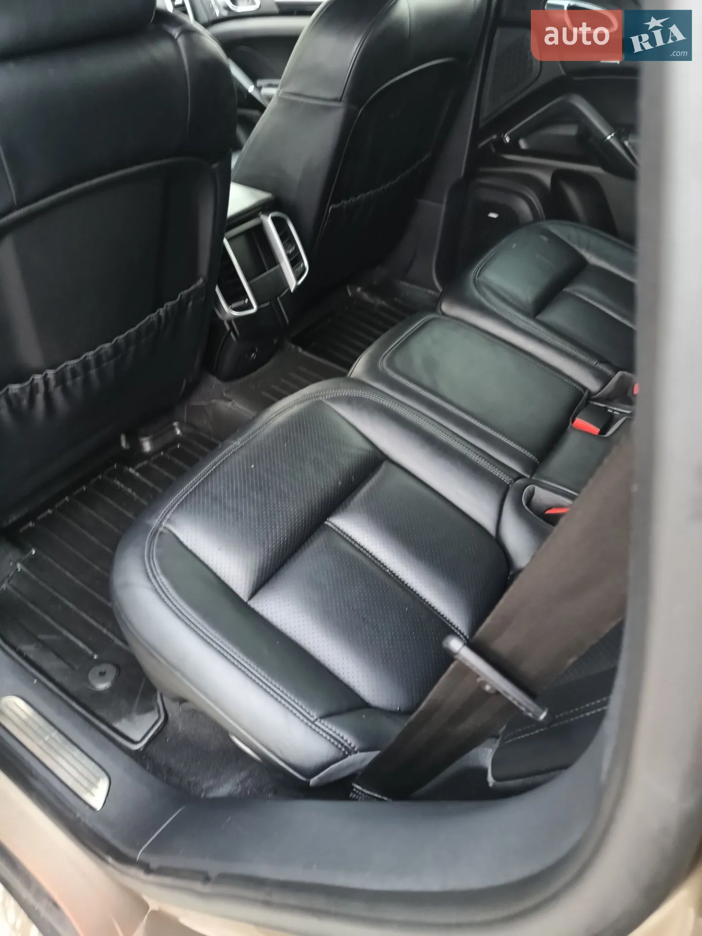 2015 Porsche Cayenne - мініатюра 19