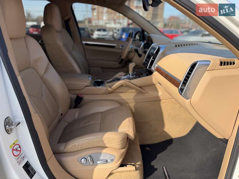 Внедорожник / Кроссовер Porsche Cayenne 2011 в Киеве фото 24 Внедорожник / Кроссовер Porsche Cayenne 2011 в Киеве