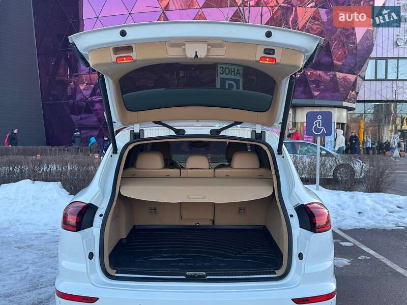 Внедорожник / Кроссовер Porsche Cayenne 2015 в Киеве фото 7 Внедорожник / Кроссовер Porsche Cayenne 2015 в Киеве