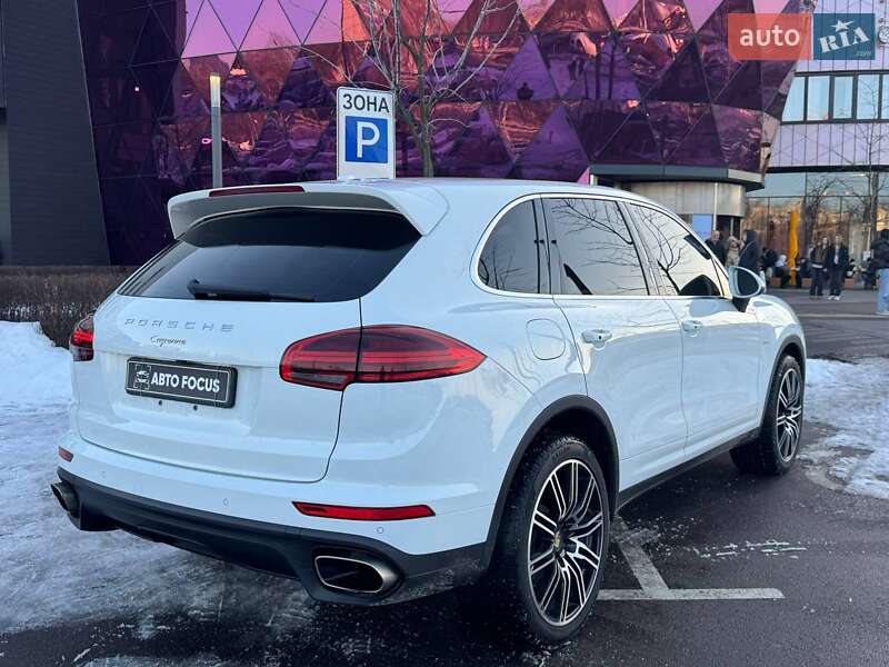 Внедорожник / Кроссовер Porsche Cayenne 2015 в Киеве фото 9 Внедорожник / Кроссовер Porsche Cayenne 2015 в Киеве