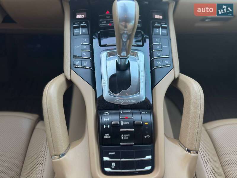 Внедорожник / Кроссовер Porsche Cayenne 2015 в Киеве фото 17 Внедорожник / Кроссовер Porsche Cayenne 2015 в Киеве