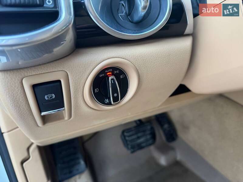 Внедорожник / Кроссовер Porsche Cayenne 2015 в Киеве фото 24 Внедорожник / Кроссовер Porsche Cayenne 2015 в Киеве