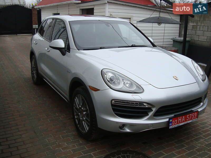 Внедорожник / Кроссовер Porsche Cayenne 2014 в Ровно