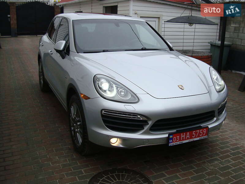 Внедорожник / Кроссовер Porsche Cayenne 2014 в Ровно