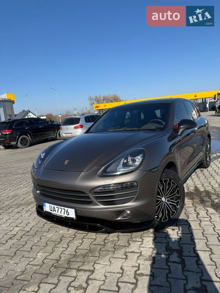 Позашляховик / Кросовер Porsche Cayenne 2012 в Луцьку