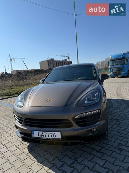 Позашляховик / Кросовер Porsche Cayenne 2012 в Луцьку