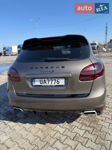 Позашляховик / Кросовер Porsche Cayenne 2012 в Луцьку