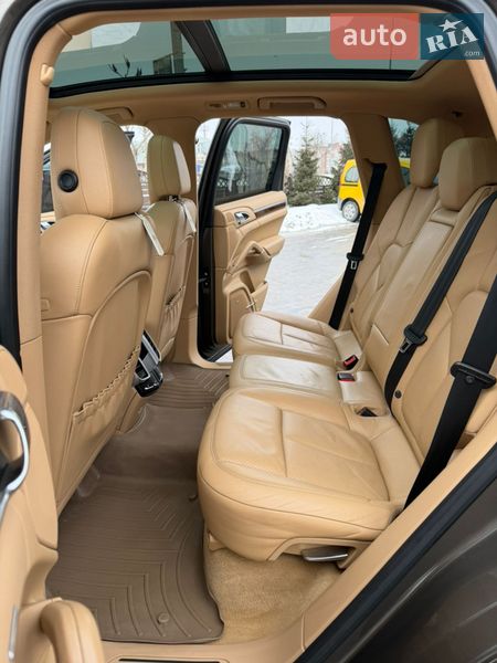 Внедорожник / Кроссовер Porsche Cayenne 2013 в Тернополе