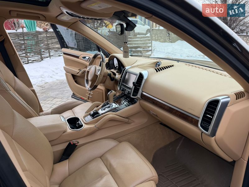 Внедорожник / Кроссовер Porsche Cayenne 2013 в Тернополе