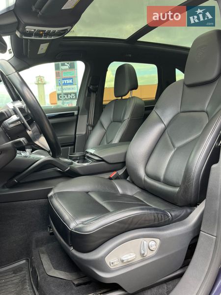 Внедорожник / Кроссовер Porsche Cayenne 2016 в Киеве