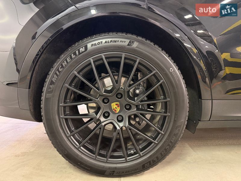 Внедорожник / Кроссовер Porsche Cayenne 2023 в Киеве