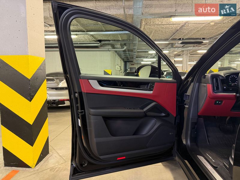 Внедорожник / Кроссовер Porsche Cayenne 2023 в Киеве