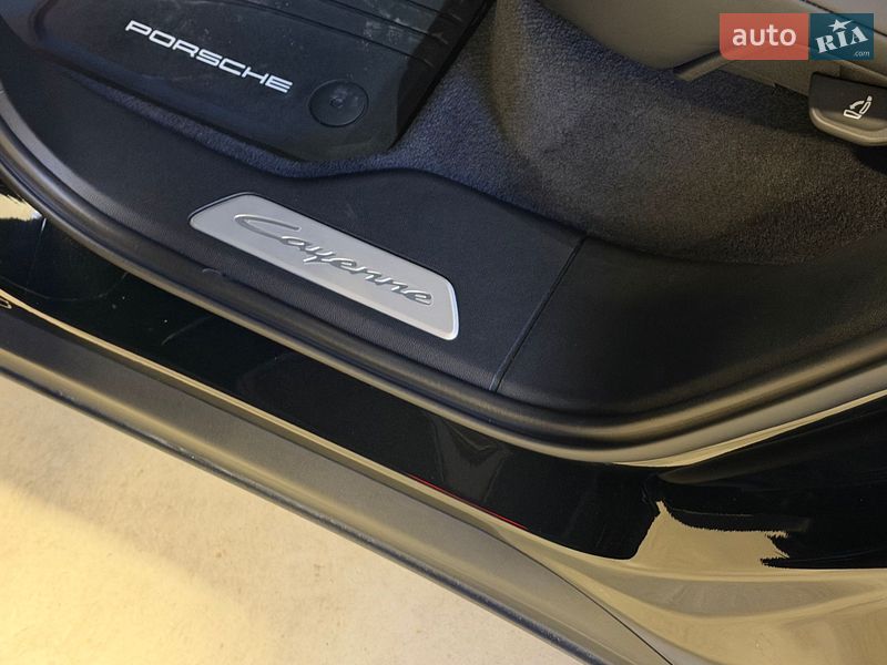 Внедорожник / Кроссовер Porsche Cayenne 2023 в Киеве