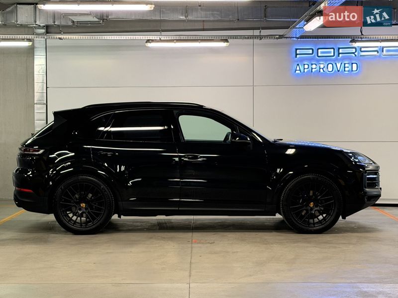 Внедорожник / Кроссовер Porsche Cayenne 2023 в Киеве