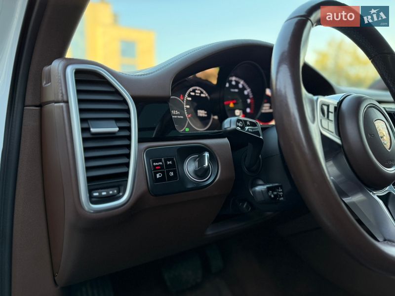 Внедорожник / Кроссовер Porsche Cayenne 2018 в Львове