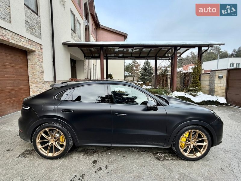 Внедорожник / Кроссовер Porsche Cayenne 2024 в Киеве