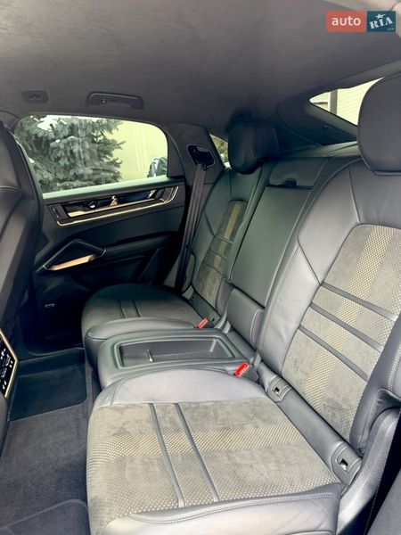 Внедорожник / Кроссовер Porsche Cayenne 2024 в Киеве