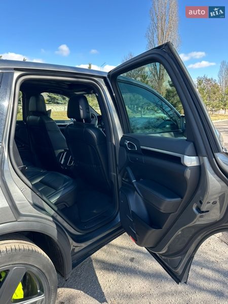 Позашляховик / Кросовер Porsche Cayenne 2015 в Кременчуці