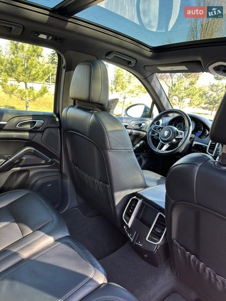 Позашляховик / Кросовер Porsche Cayenne 2015 в Кременчуці