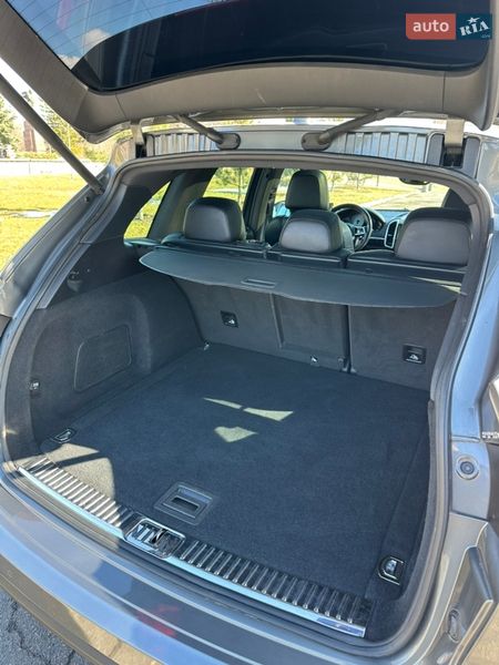 Позашляховик / Кросовер Porsche Cayenne 2015 в Кременчуці