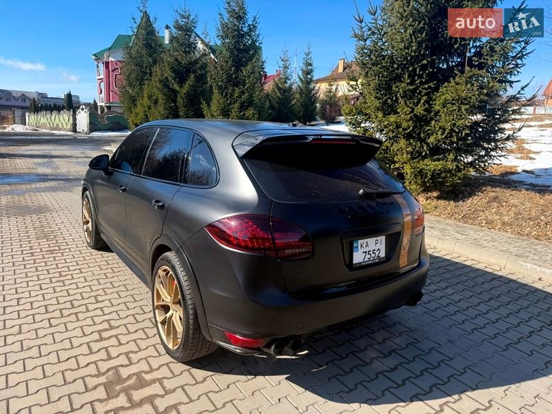 Внедорожник / Кроссовер Porsche Cayenne 2010 в Хмельницком
