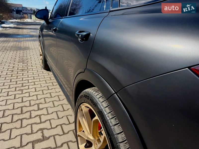 Внедорожник / Кроссовер Porsche Cayenne 2010 в Хмельницком