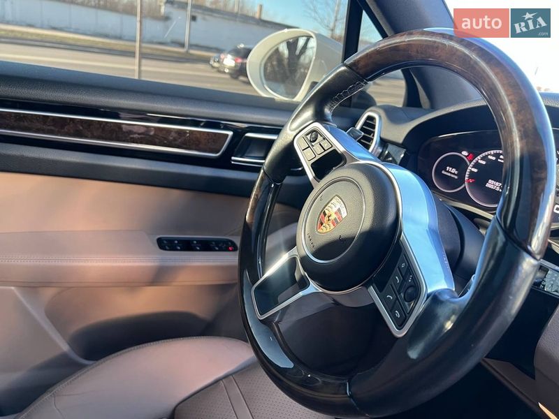 Позашляховик / Кросовер Porsche Cayenne 2019 в Києві