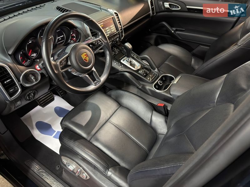 Внедорожник / Кроссовер Porsche Cayenne 2016 в Тернополе