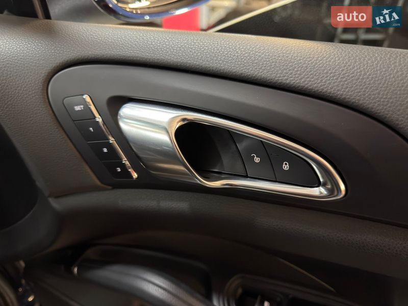 Внедорожник / Кроссовер Porsche Cayenne 2016 в Тернополе