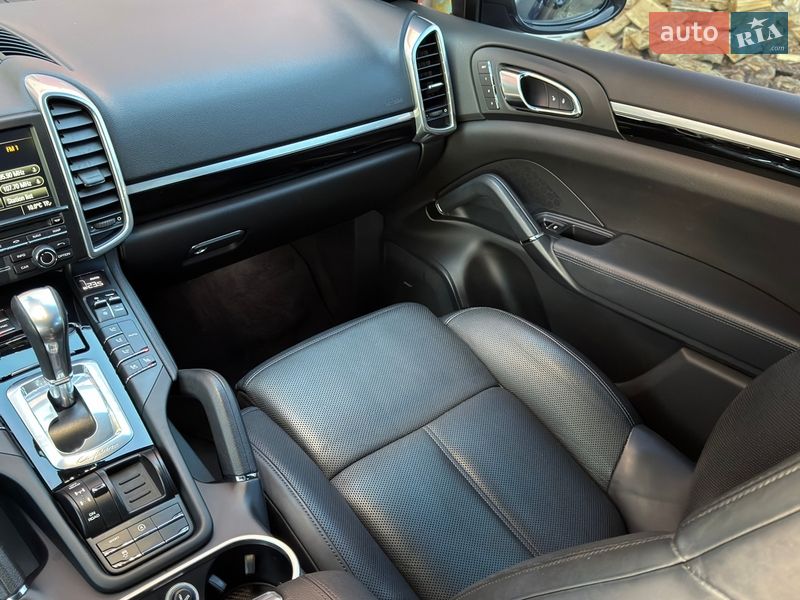 Внедорожник / Кроссовер Porsche Cayenne 2016 в Тернополе