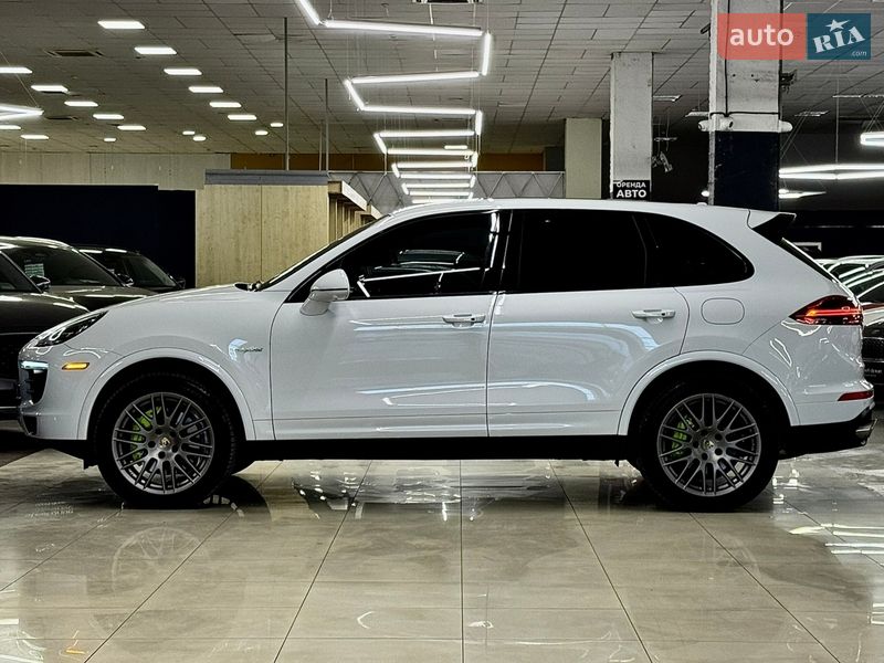 Внедорожник / Кроссовер Porsche Cayenne 2016 в Николаеве