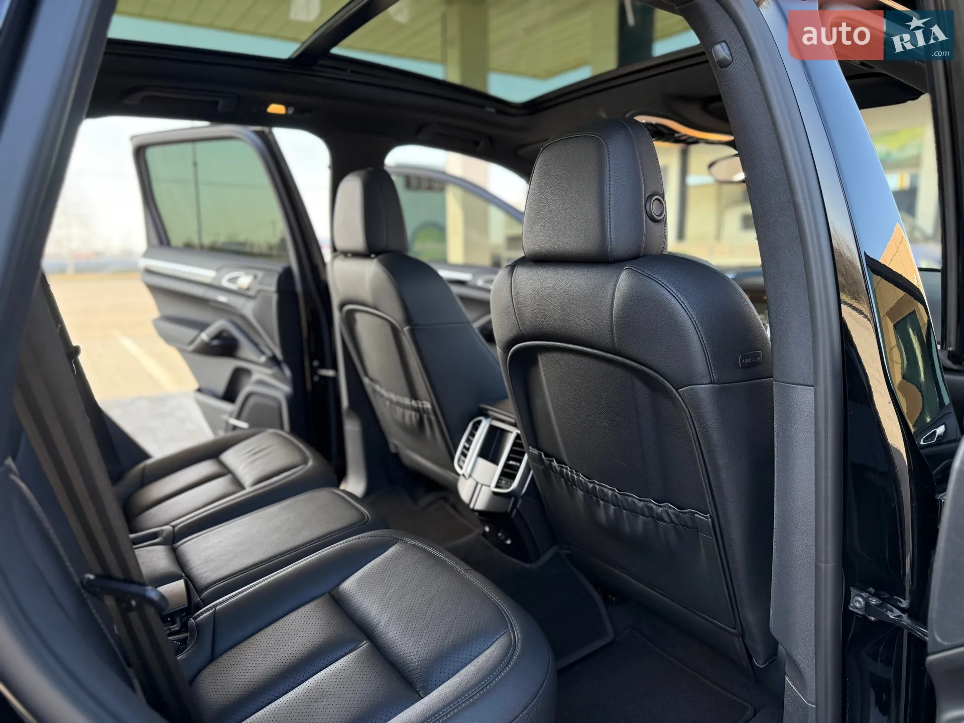 2016 Porsche Cayenne - мініатюра 32