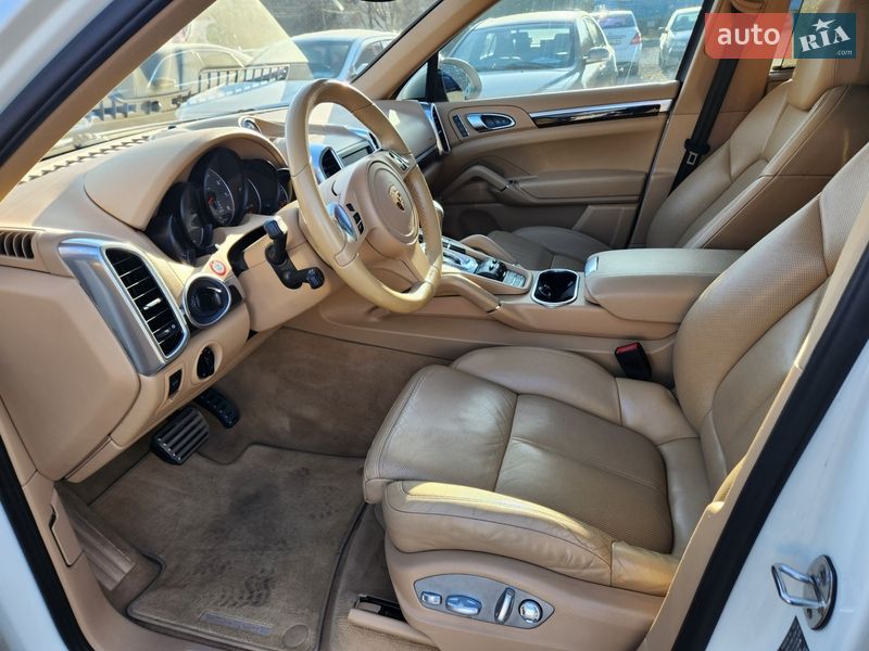 Внедорожник / Кроссовер Porsche Cayenne 2012 в Киеве