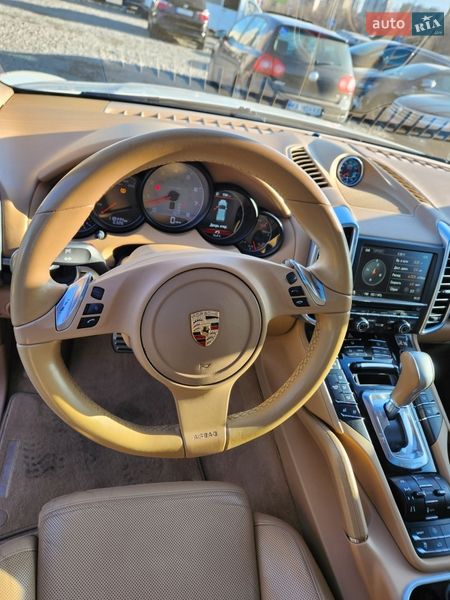 Внедорожник / Кроссовер Porsche Cayenne 2012 в Киеве