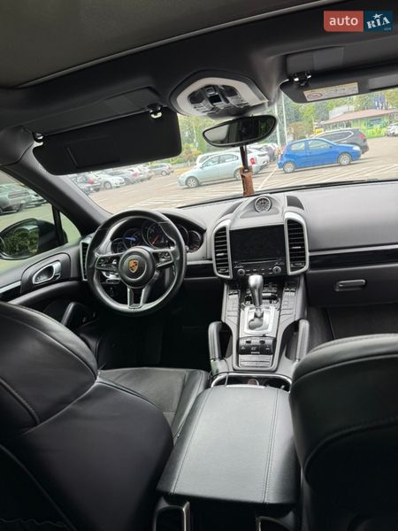 Внедорожник / Кроссовер Porsche Cayenne 2016 в Днепре