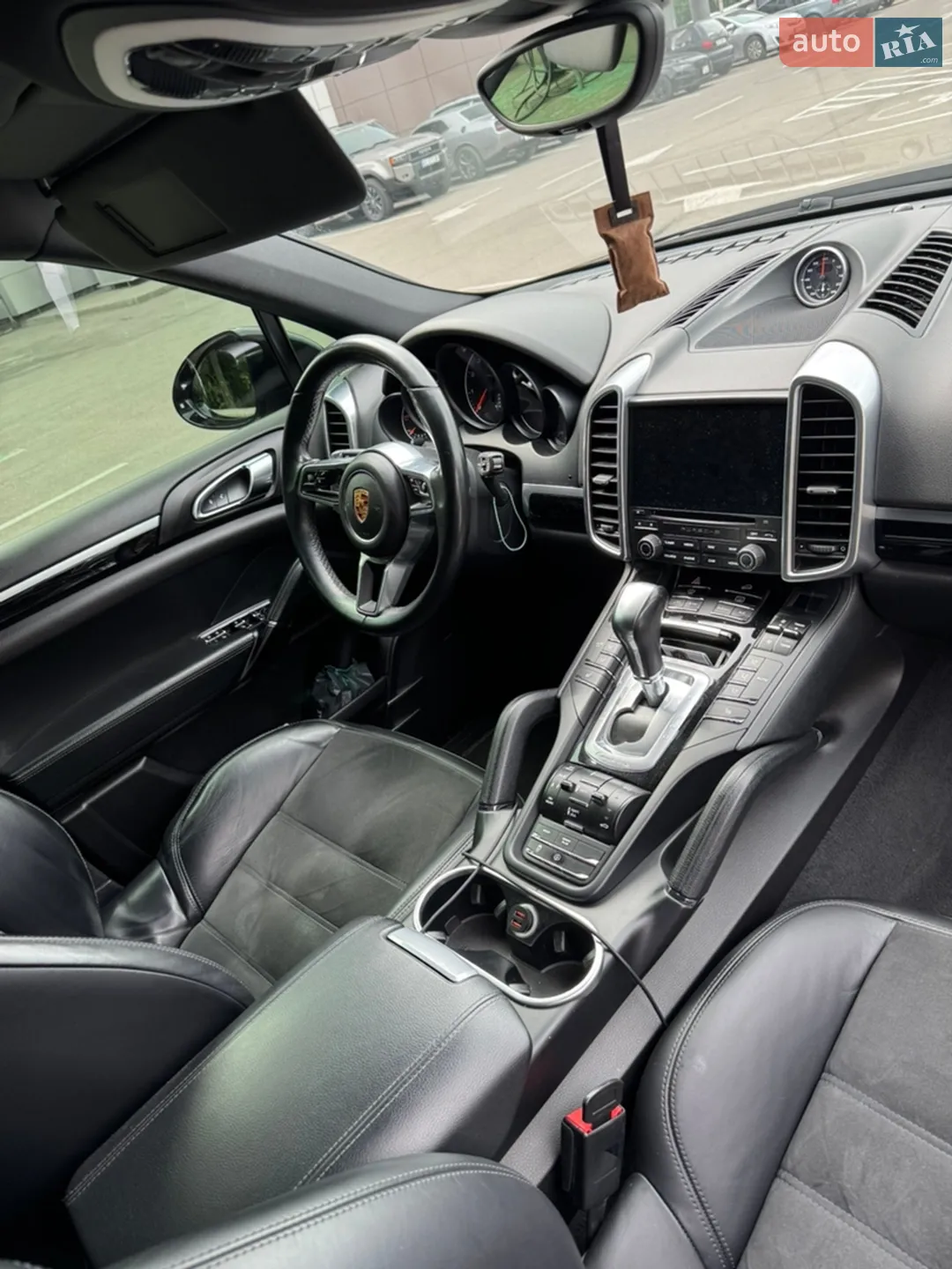 2016 Porsche Cayenne - мініатюра 27