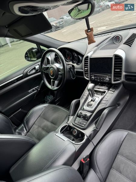 Внедорожник / Кроссовер Porsche Cayenne 2016 в Днепре